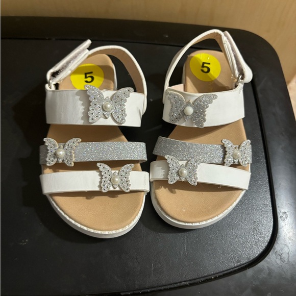 NWOT Tahiti white and silver butterfly sandal 5 - Picture 6 of 6